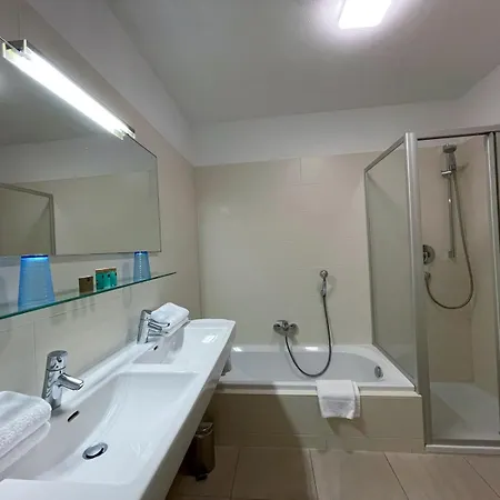 Ski & Golf Apartments By Kaprun Rentals Room photo